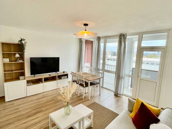 Colocation / Maison 4 pièces de 66 m², Vénissieux, Rue de Montélier / Photo 2