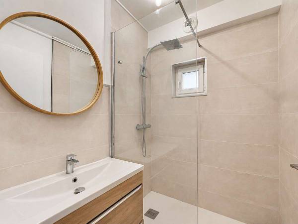 Colocation / Appartement 5 pièces de 96 m², Bron, Rue des Genêts / Photo 9