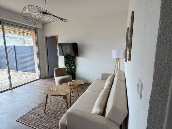 Colocation / Appartement 5 pièces de 80 m², Tarbes, Rue Larrey / Photo 2