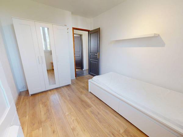 Flatsharing / 3-bedroom flat · 65 m², La Mulatière, Chemin du Grand Roule / Photo 2