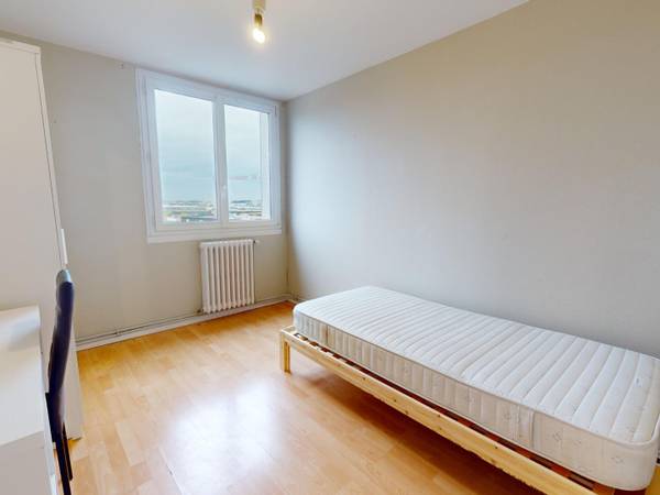 Colocation / Appartement 5 pièces de 77 m², Saint-Fons, F Rue Parmentier / Photo 2
