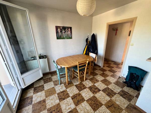 Colocation / Appartement 4 pièces de 75 m², Saint-Martin-d'Hères, Rue Tristan Corbiere / Photo 2
