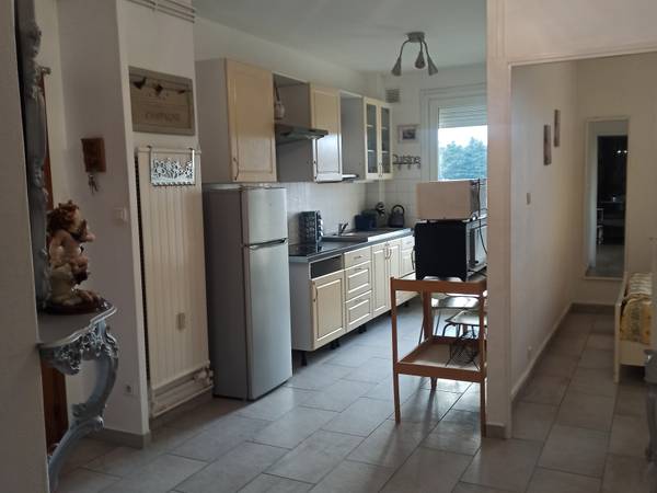 Location / Appartement 2 pièces de 44 m², Saint-Étienne, Rue des Docteurs Charcot / Photo 2