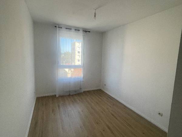 Colocation / Appartement 3 pièces de 75 m², Villeurbanne, Rue du 4 Août 1789 / Photo 4