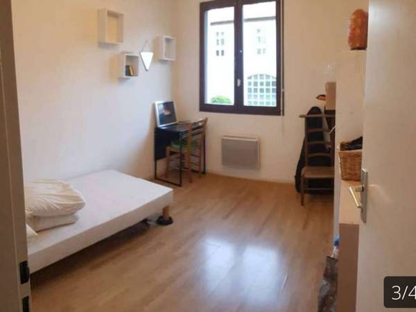 Sous-location / Appartement 5 pièces de 85 m², Grenoble, Rue Irvoy / Photo 4