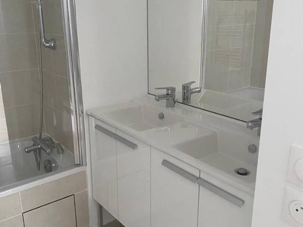 Colocation / Appartement 6 pièces de 93 m², Asnières-sur-Seine, Rue Ladji Doucoure / Photo 2