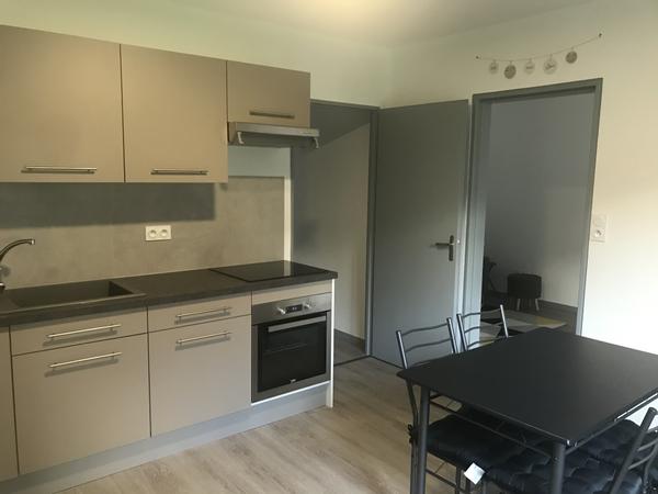 Colocation / Appartement 5 pièces de 94 m², Saint-André-les-Vergers, Allée de l'Ancienne École / Photo 2