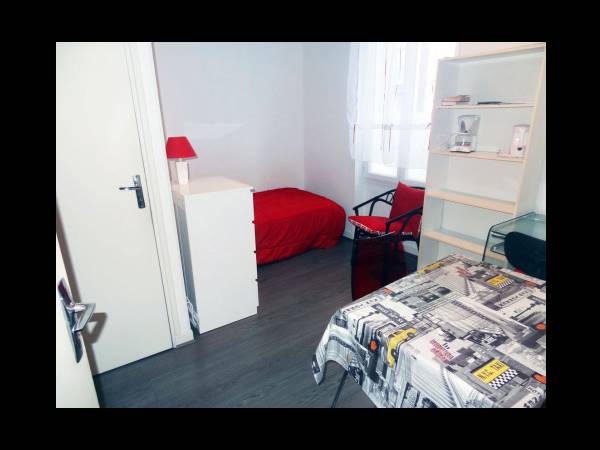 Location / Studio de 14 m², Vichy, 21 Rue Desbrest / Photo 2