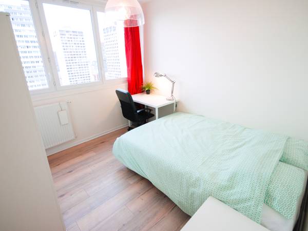 Colocation / Appartement 7 pièces de 95 m², Paris / Photo 2