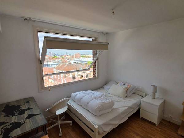 Colocation / Appartement 4 pièces de 74 m², Lille, Rue Corbet / Photo 3
