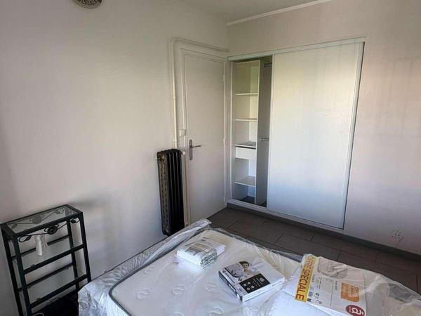 Colocation / Appartement 3 pièces de 70 m², Marseille, Rue Raphael Ponson / Photo 2