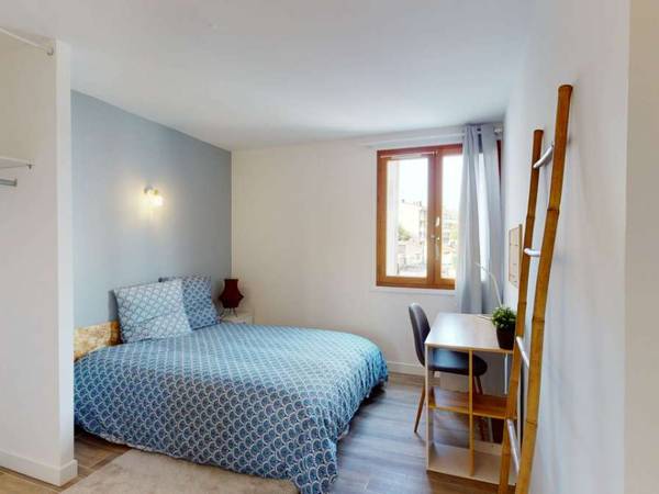 Colocation / Appartement 6 pièces de 99 m², Nîmes, Rue Cotelier / Photo 6