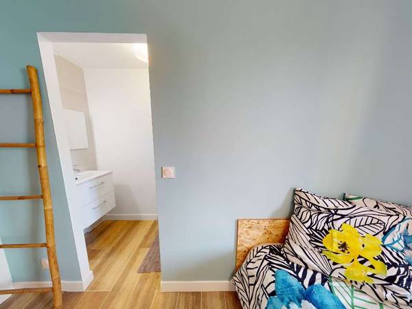 Colocation / Appartement 6 pièces de 99 m², Nîmes, Rue Cotelier / Photo 8