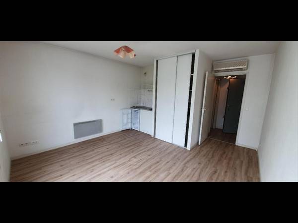 Location / Studio de 22 m², Clermont-Ferrand / Photo 2