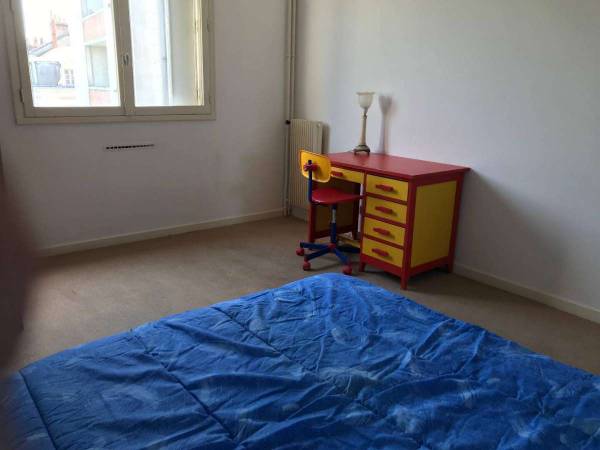 Colocation / Appartement 3 pièces de 66 m², Tours, Place de la Victoire / Photo 2