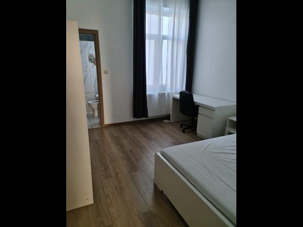 Colocation / Maison 5 pièces de 120 m², Liège, Rue Douffet / Photo 2