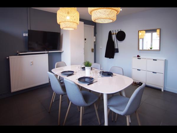 Colocation / Appartement 5 pièces de 74 m², Villeurbanne, Rue Francis de Pressense / Photo 2