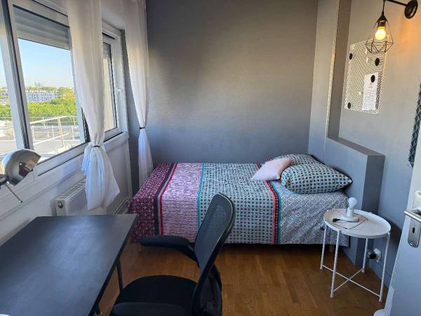 Colocation / Duplex 5 pièces de 80 m², Pessac, Avenue Docteur Nancel Penard / Photo 2