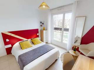 Colocation / Appartement 8 pièces de 138 m², Nanterre, Boulevard de Pesaro