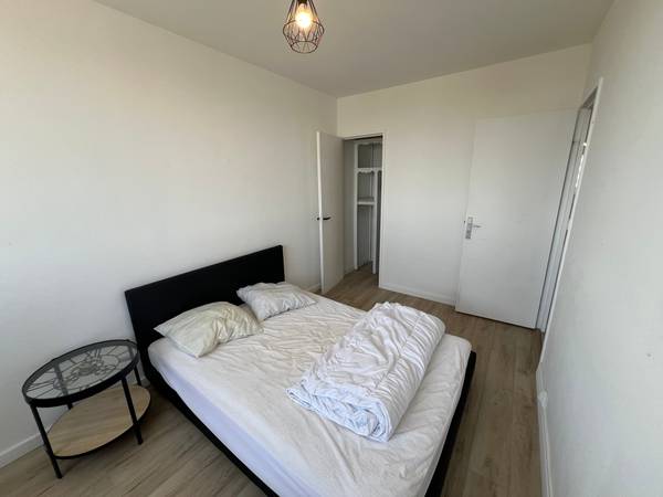 Colocation / Appartement 5 pièces de 97 m², Tours, Square Francis Poulenc / Photo 2
