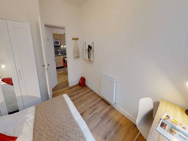Colocation / Appartement 11 pièces de 220 m², Asnières-sur-Seine, Avenue Sainte-Anne / Photo 2
