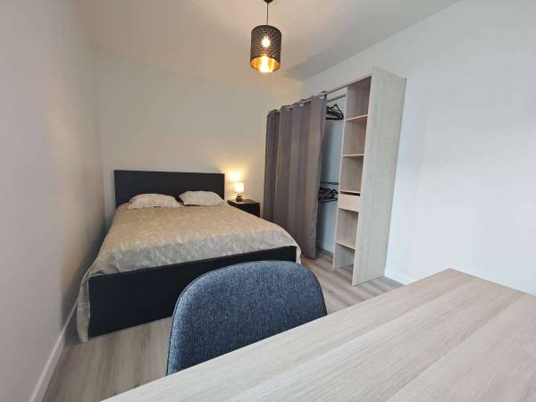 Colocation / Appartement 4 pièces de 88 m², Montigny-le-Bretonneux, Allée de l'Ivraie / Photo 2