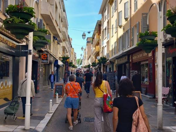 Colocation / Appartement 4 pièces de 61 m², Toulon, Rue Lamalgue / Photo 9