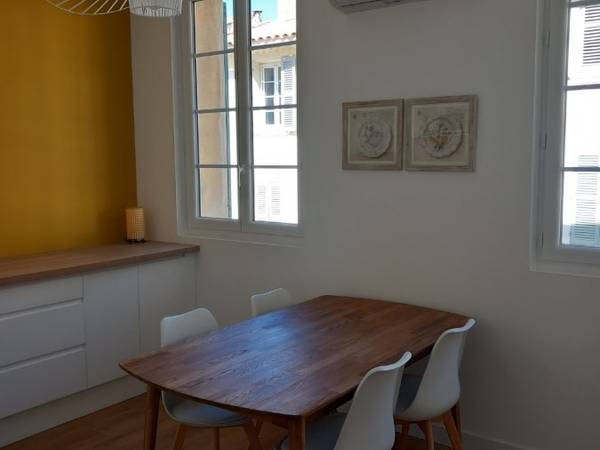 Colocation / Appartement 4 pièces de 61 m², Toulon, Rue Lamalgue / Photo 2