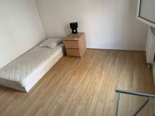 Colocation / Appartement 6 pièces de 65 m², Saint-Denis, Rue Flora Tristan
