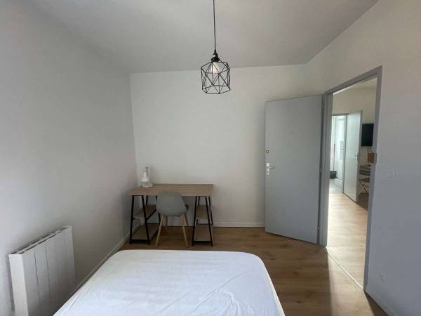 Colocation / Appartement 4 pièces de 50 m², Clermont-Ferrand, Rue Pourcher / Photo 2