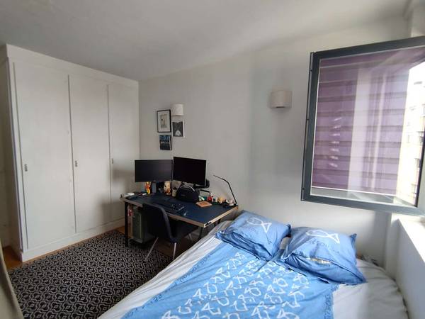 Colocation / Appartement 4 pièces de 92 m², Courbevoie, Rue Jean-Pierre Timbaud / Photo 2