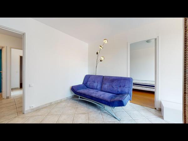 Colocation / Appartement 4 pièces de 81 m², Cergy, Rue des Châteaux Bruloirs / Photo 2
