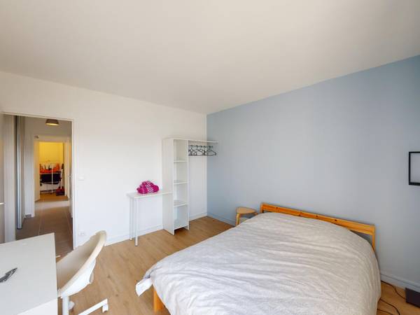 Colocation / Appartement 4 pièces de 79 m², Tours, Allée André le Nôtre / Photo 2