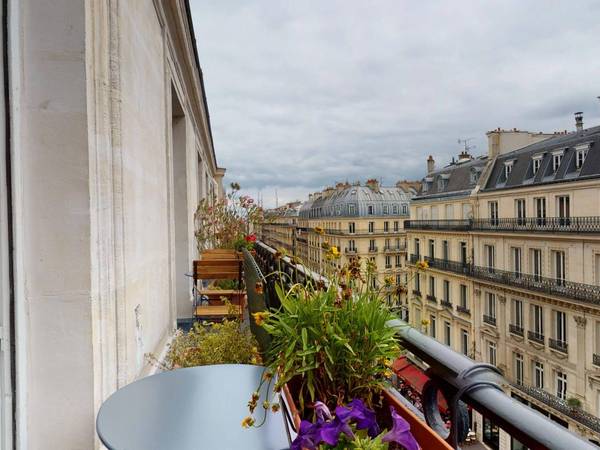 Flatsharing / 1-bedroom flat · 200 m², Paris, 24 Rue du 4 Septembre, / Photo 2