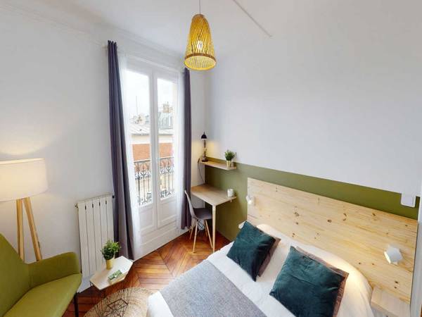 Colocation / Appartement 6 pièces de 130 m², Paris, Rue des Volontaires / Photo 2