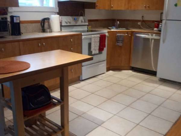 Colocation / Maison 5 pièces de 100 m², Laval, Rue de Luçon / Photo 2