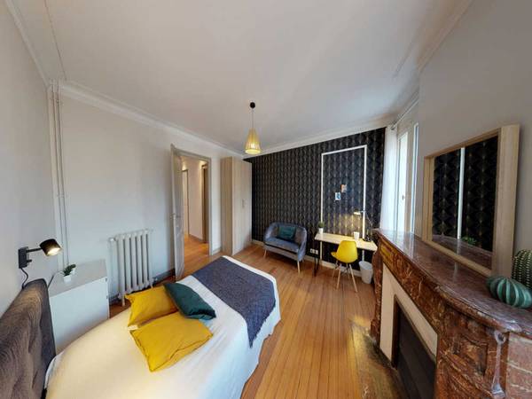 Colocation / Appartement 5 pièces de 140 m², Bordeaux, Rue Vital Carles / Photo 2