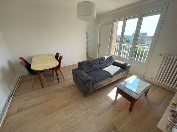 Colocation / Appartement 5 pièces de 66 m², Besançon, Rue de Fontaine Écu / Photo 2