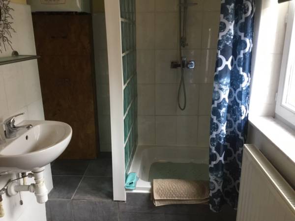 Colocation / Appartement 5 pièces de 60 m², Forest, Rue Louis Lumière / Photo 2