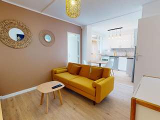 Colocation / Appartement 5 pièces de 69 m², Bron, Rue Edouard Branly - Droite
