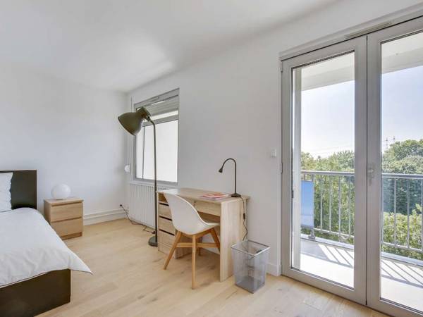 Colocation / Appartement 7 pièces de 129 m², Massy, Allée de Pologne / Photo 2