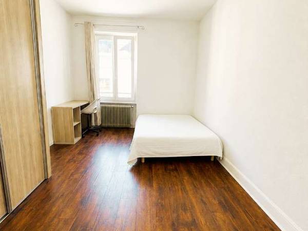 Colocation / Appartement 5 pièces de 117 m², Mulhouse, Rue de Guebwiller / Photo 2