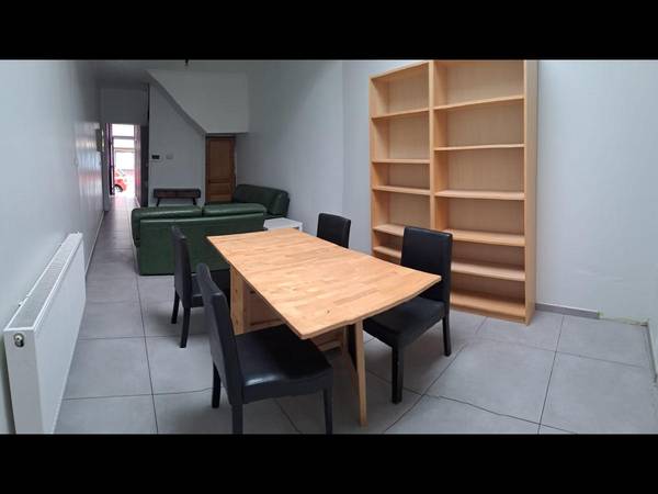 Colocation / Maison 8 pièces de 116 m², Charleroi, Rue Petit Pige / Photo 2