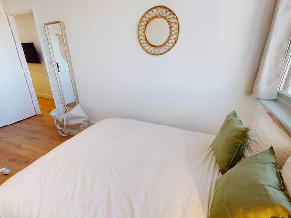 Colocation / Appartement 5 pièces de 75 m², Bron, Rue Édouard Branly / Photo 2