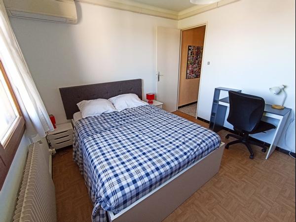 Colocation / Appartement 5 pièces de 90 m², Avignon, Chemin Saint-Henry / Photo 2