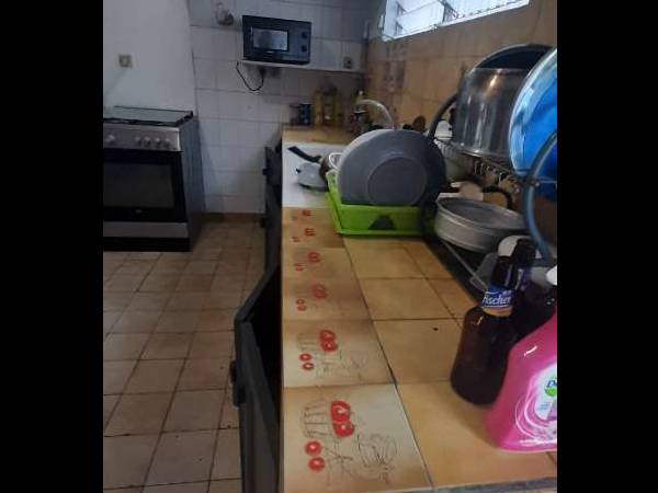 Colocation / Villa 7 pièces de 140 m², Le Port, Place Clara Zetkin / Photo 2
