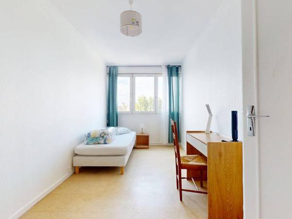 Colocation / Appartement 3 pièces de 40 m², Créteil, Rue des Pinsons / Photo 2