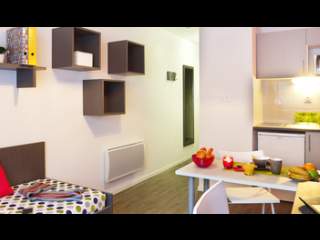 Location / 1 room residence · 19 m², Aix-en-Provence, 684 Avenue du Club Hippique