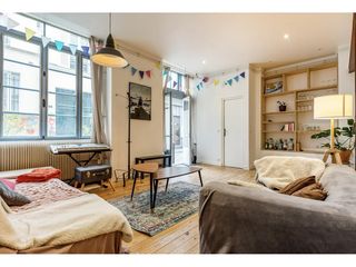 Sous-location / Appartement 4 pièces de 100 m², Paris, Cité Dupont