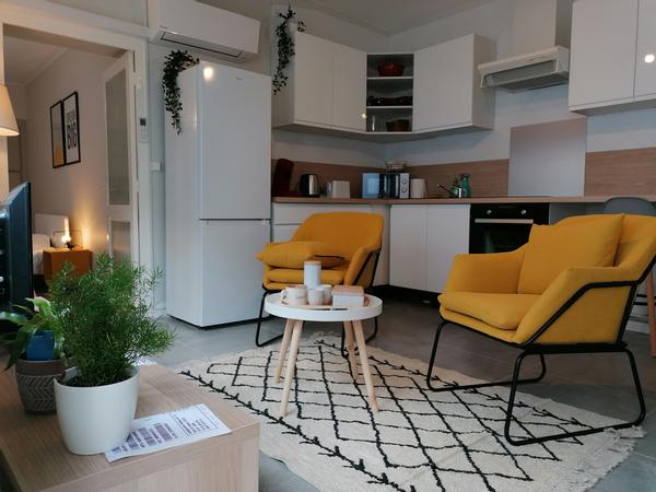 Location / Appartement 2 pièces de 50 m², Montélimar, Rue Peyrouse / Photo 2